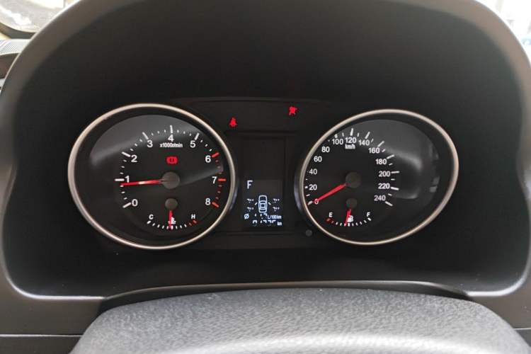 Used Haval H6 2012 2.4L Automatic Two-Wheel Drive Prestige Version Instrument Cluster