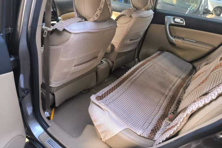 Used Haval H6 2012 1.5T Manual Two-Wheel Drive Elite Model Interior 1