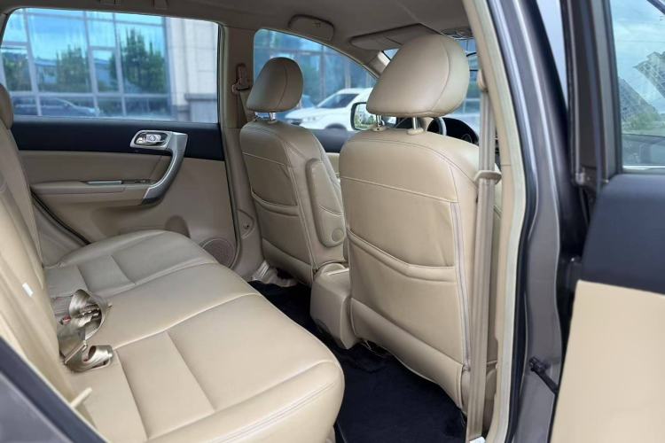 Used Haval H6 2012 1.5T Manual Two-Wheel Drive Elite Model Interior 3