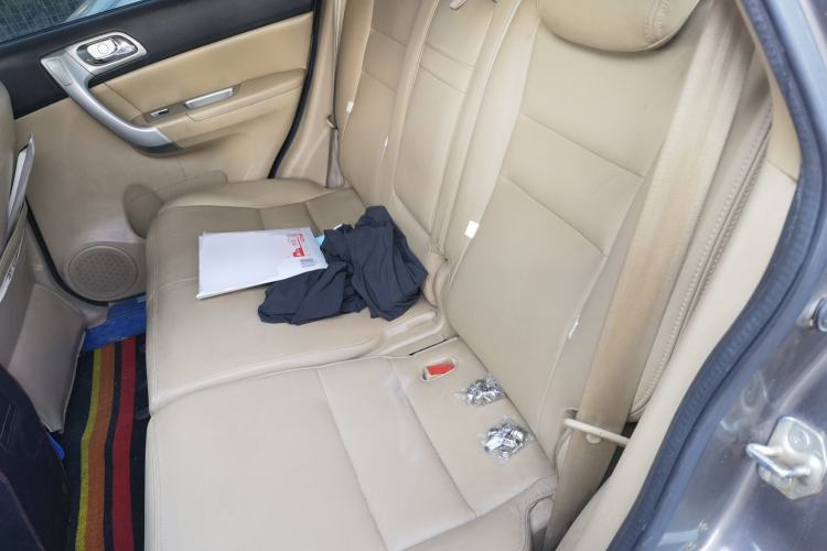 Used Haval H6 2012 1.5T Manual Two-Wheel Drive Prestige Version Left Rear Seat