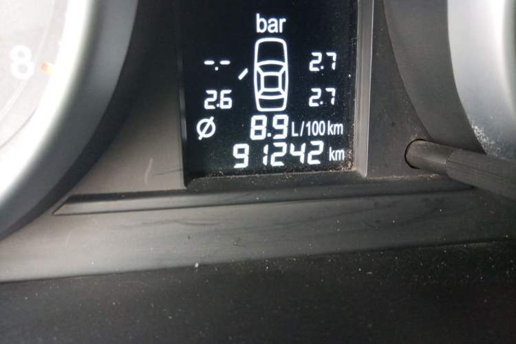 Used Haval H6 2012 1.5T Manual Two-Wheel Drive Elite Model Odometer Close Up