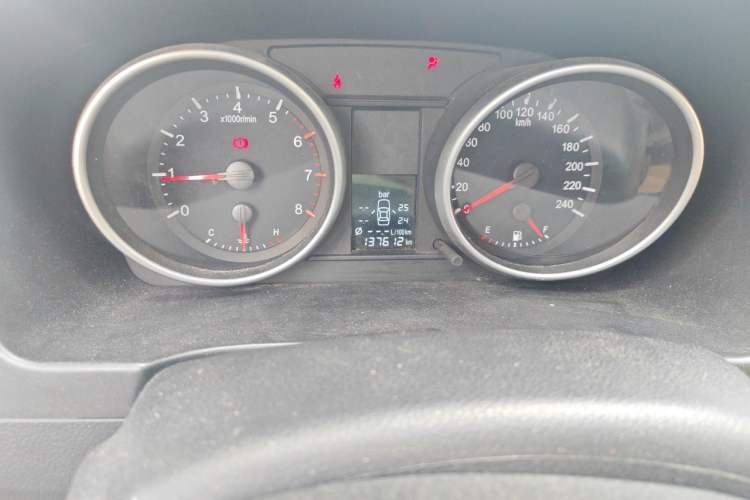 Used Haval H6 2012 1.5T Manual Two-Wheel Drive Elite Model Odometer Close Up