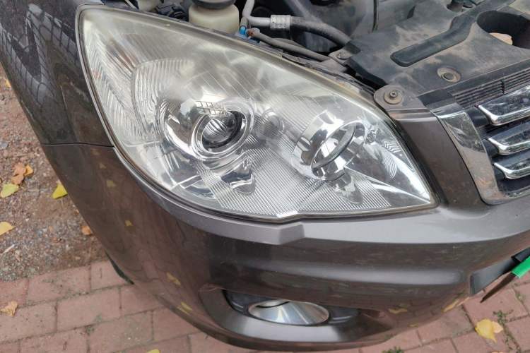Used Haval H6 2012 2.4L Automatic Two-Wheel Drive Elite Version Right Front Headlight