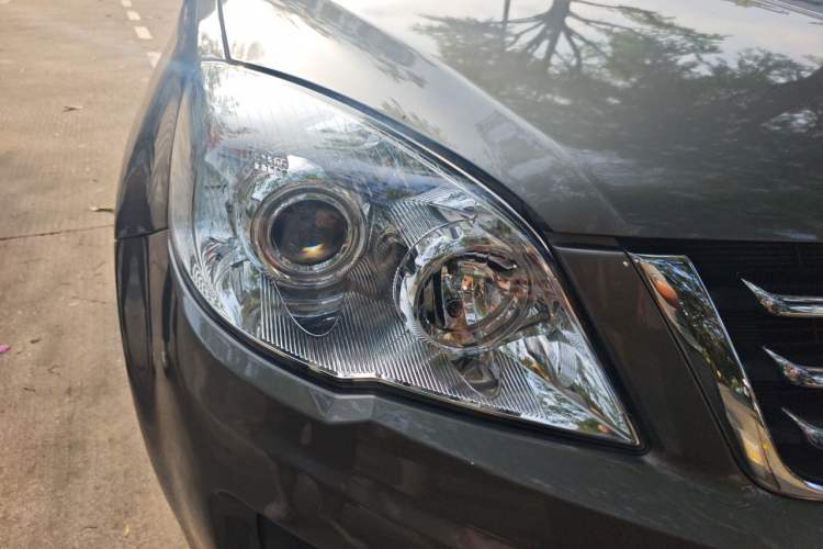 Used Haval H6 2012 1.5T Manual Two-Wheel Drive Prestige Version Right Front Headlight
