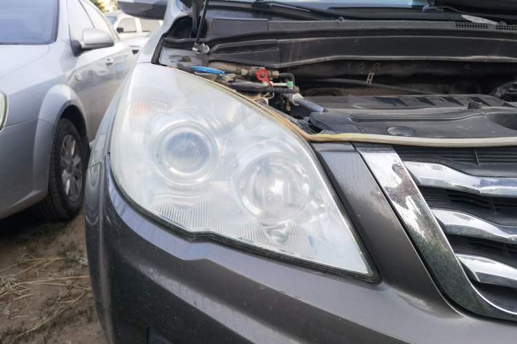 Used Haval H6 2012 1.5T Manual Two-Wheel Drive Prestige Version Right Front Headlight