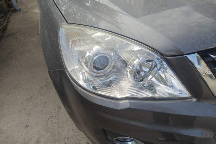 Used Haval H6 2012 1.5T Manual Two-Wheel Drive Prestige Version Right Front Headlight
