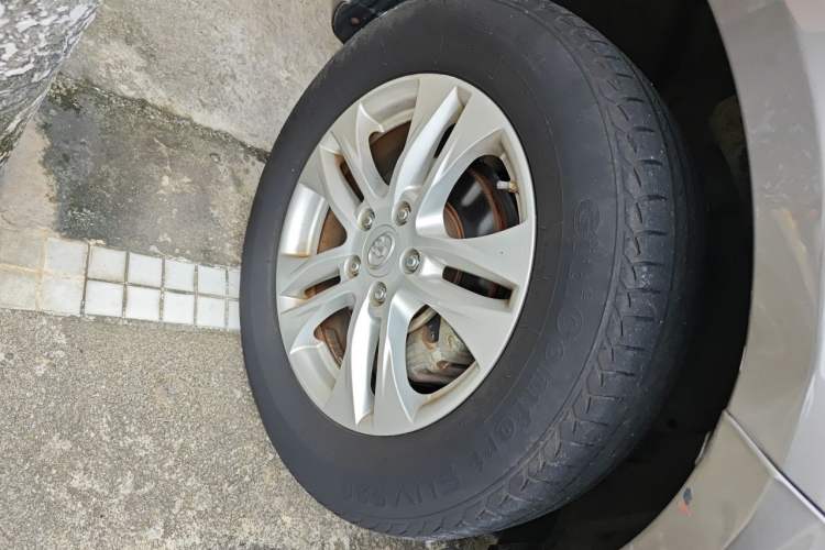 Used Haval H6 2012 2.4L Automatic Two-Wheel Drive Prestige Version Right Front Wheel Hub