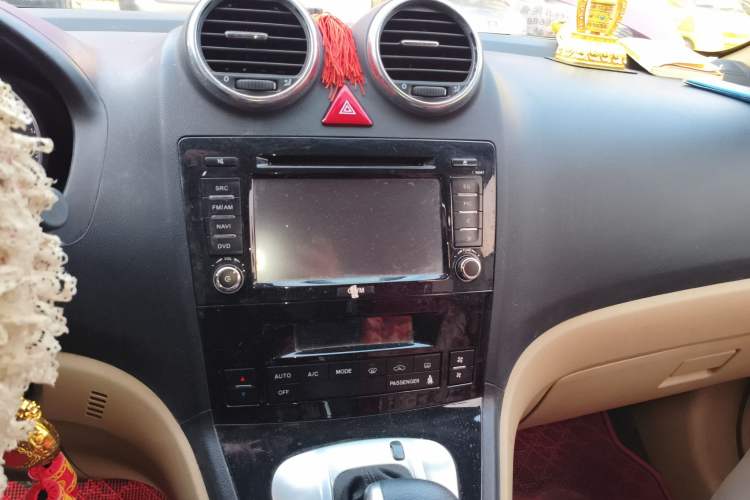 Used Haval H6 2012 2.4L Automatic Two-Wheel Drive Prestige Version Audio And AC Panel