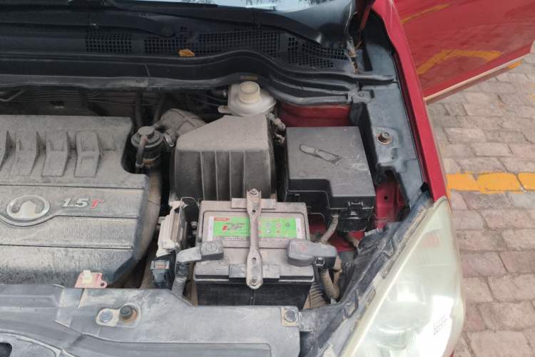 Used Haval H6 2012 1.5T Manual Two-Wheel Drive Elite Model Engine Bay Left