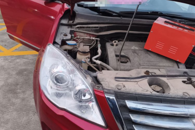 Used Haval H6 2012 2.4L Automatic Two-Wheel Drive Prestige Version Engine Bay Right