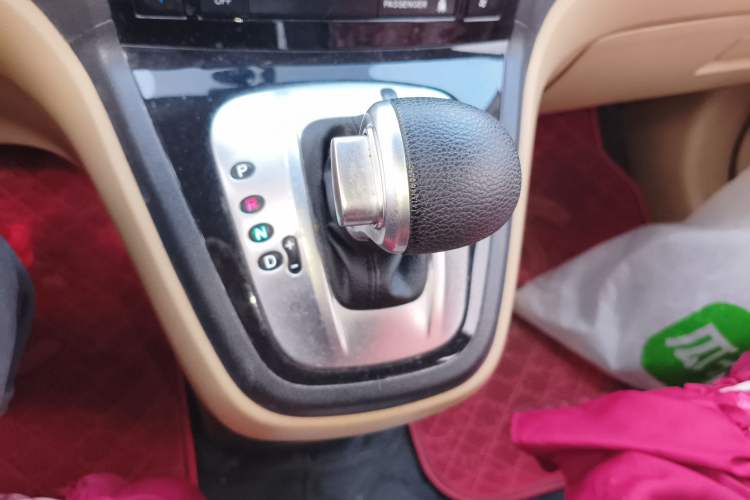 Used Haval H6 2012 2.4L Automatic Two-Wheel Drive Prestige Version Gear Lever