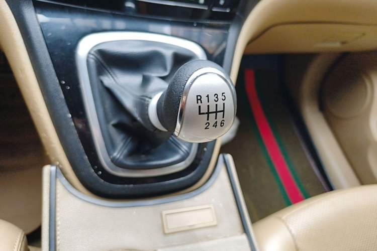 Used Haval H6 2012 1.5T Manual Two-Wheel Drive Elite Model Gear Lever