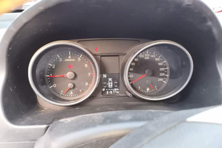 Used Haval H6 2012 2.4L Automatic Two-Wheel Drive Prestige Version Instrument Cluster