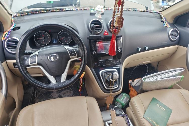 Used Haval H6 2012 1.5T Manual Two-Wheel Drive Prestige Version Center Console