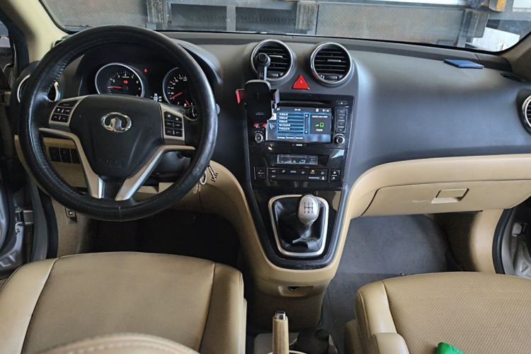 Used Haval H6 2012 2.4L Manual Two-Wheel Drive Urban Version Center Console