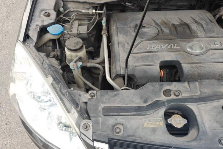 Used Haval H6 2012 1.5T Manual Two-Wheel Drive Prestige Version Engine Bay Right