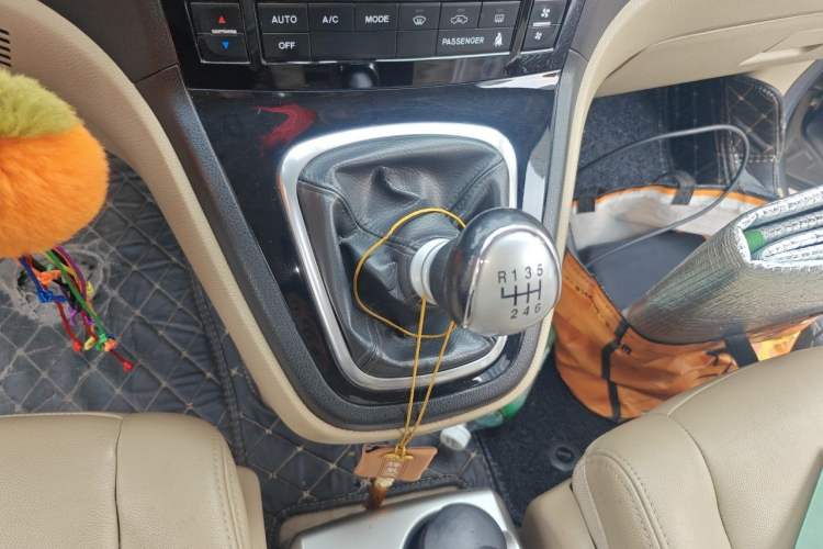 Used Haval H6 2012 1.5T Manual Two-Wheel Drive Prestige Version Gear Lever