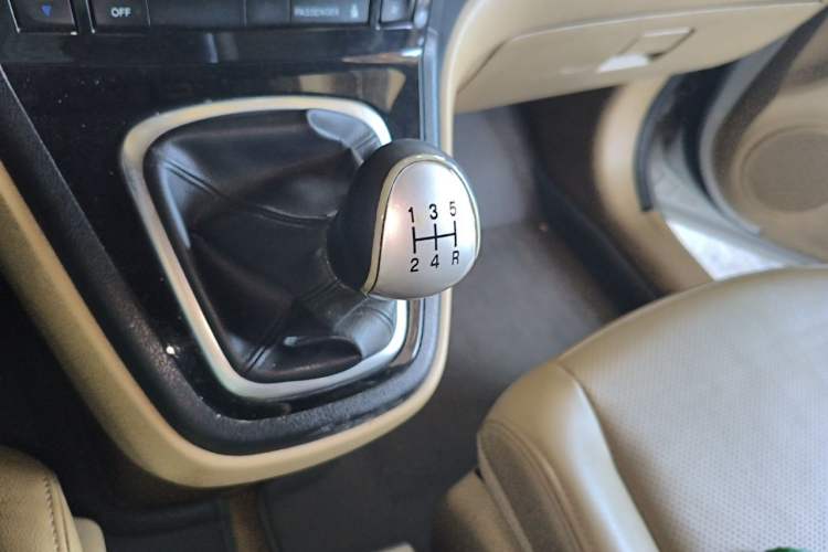 Used Haval H6 2012 2.4L Manual Two-Wheel Drive Urban Version Gear Lever