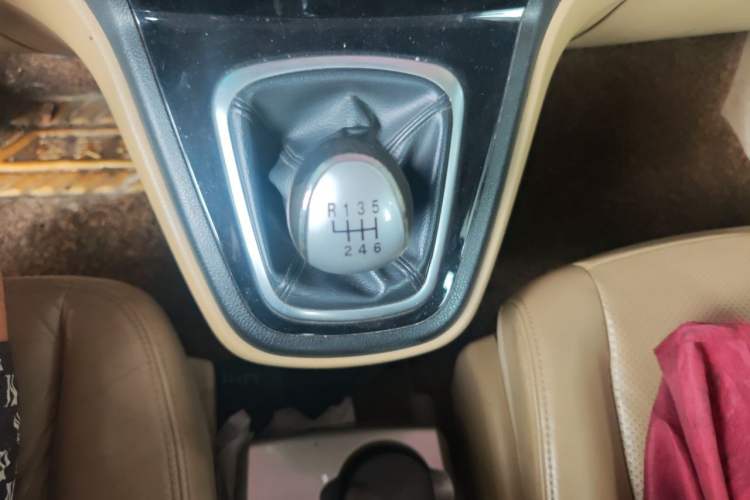 Used Haval H6 2012 1.5T Manual Two-Wheel Drive Elite Model Gear Lever