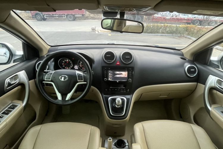 Used Haval H6 2012 1.5T Manual Two-Wheel Drive Elite Model Interior 1
