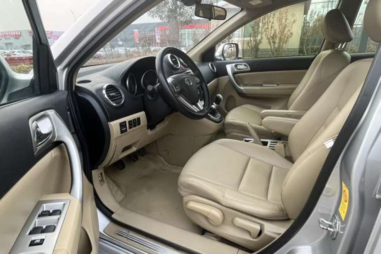 Used Haval H6 2012 1.5T Manual Two-Wheel Drive Elite Model Interior 6