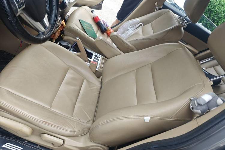 Used Haval H6 2012 1.5T Manual Two-Wheel Drive Prestige Version Left Front Seat