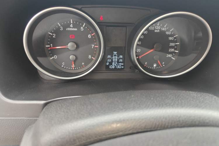 Used Haval H6 2012 1.5T Manual Two-Wheel Drive Prestige Version Odometer Close Up