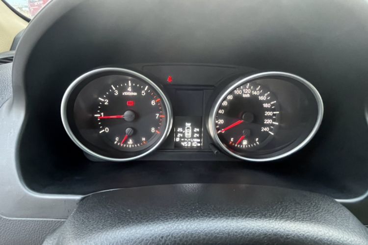 Used Haval H6 2012 1.5T Manual Two-Wheel Drive Elite Model Odometer Close Up