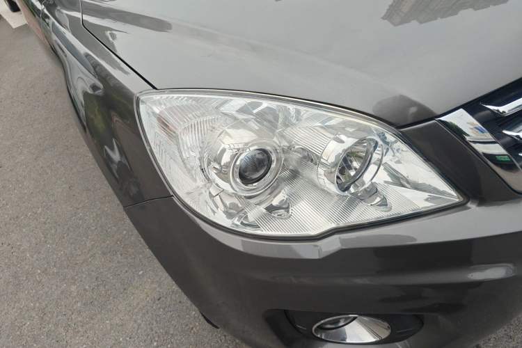 Used Haval H6 2012 1.5T Manual Two-Wheel Drive Prestige Version Right Front Headlight