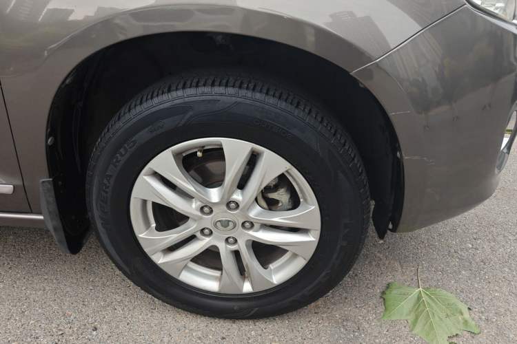 Used Haval H6 2012 1.5T Manual Two-Wheel Drive Prestige Version Right Front Wheel Hub