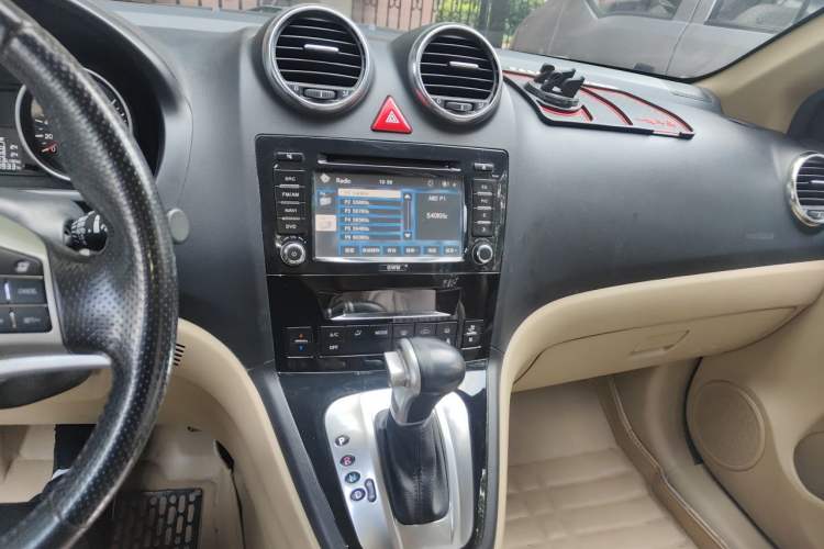 Used Haval H6 2012 2.4L Automatic Two-Wheel Drive Elite Version Audio And AC Panel