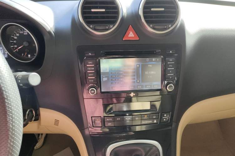 Used Haval H6 2012 1.5T Manual Two-Wheel Drive Elite Model Audio And AC Panel