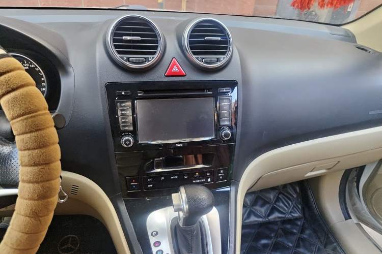 Used Haval H6 2012 2.4L Automatic Two-Wheel Drive Elite Version Audio And AC Panel