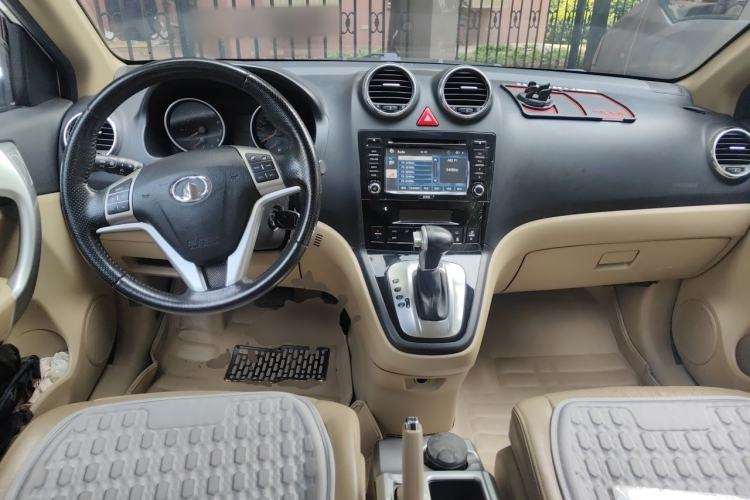 Used Haval H6 2012 2.4L Automatic Two-Wheel Drive Elite Version Center Console