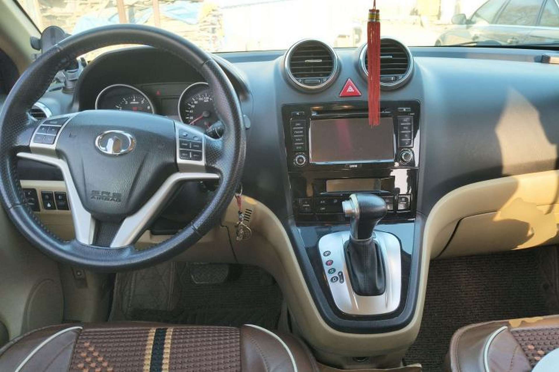 Used Haval H6 2012 2.4L Automatic Two-Wheel Drive Elite Version Center Console