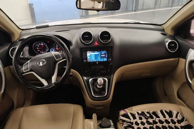Used Haval H6 2012 1.5T Manual Two-Wheel Drive Elite Model Center Console