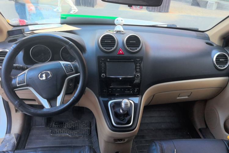 Used Haval H6 2012 1.5T Manual Two-Wheel Drive Urban Version Center Console