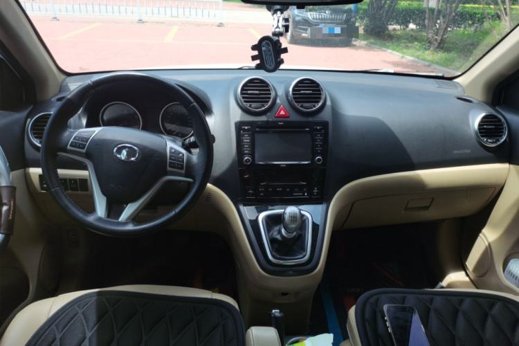 Used Haval H6 2012 1.5T Manual Two-Wheel Drive Elite Model Center Console