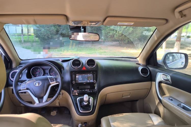 Used Haval H6 2012 1.5T Manual Two-Wheel Drive Urban Version Center Console
