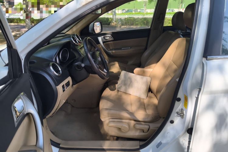 Used Haval H6 2012 1.5T Manual Two-Wheel Drive Urban Version Driver Seat