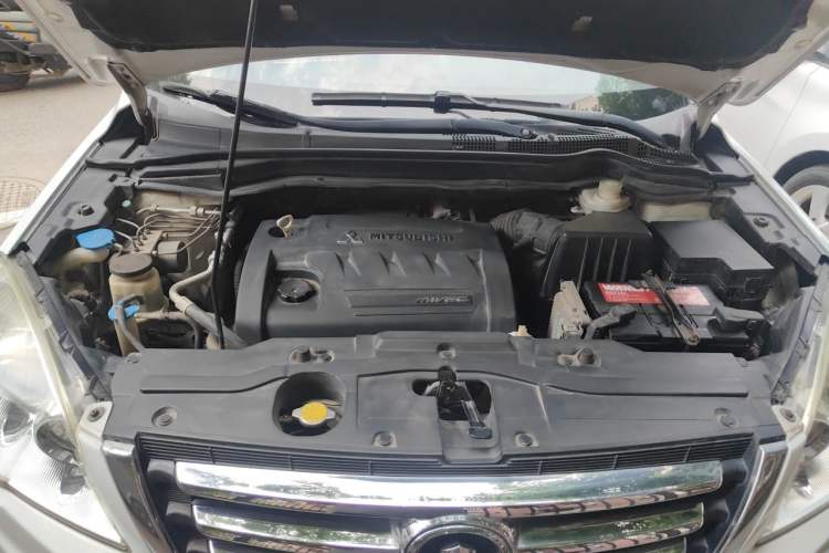 Used Haval H6 2012 2.4L Automatic Two-Wheel Drive Elite Version Engine Bay