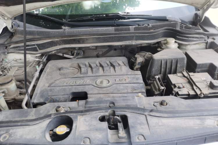 Used Haval H6 2012 1.5T Manual Two-Wheel Drive Prestige Version Engine Bay