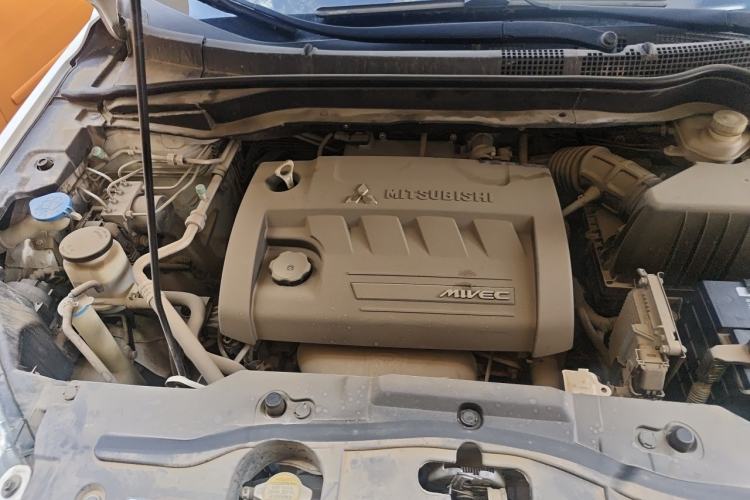 Used Haval H6 2012 2.4L Automatic Two-Wheel Drive Elite Version Engine Bay