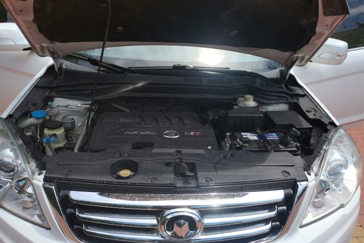 Used Haval H6 2012 1.5T Manual Two-Wheel Drive Elite Model Engine Bay