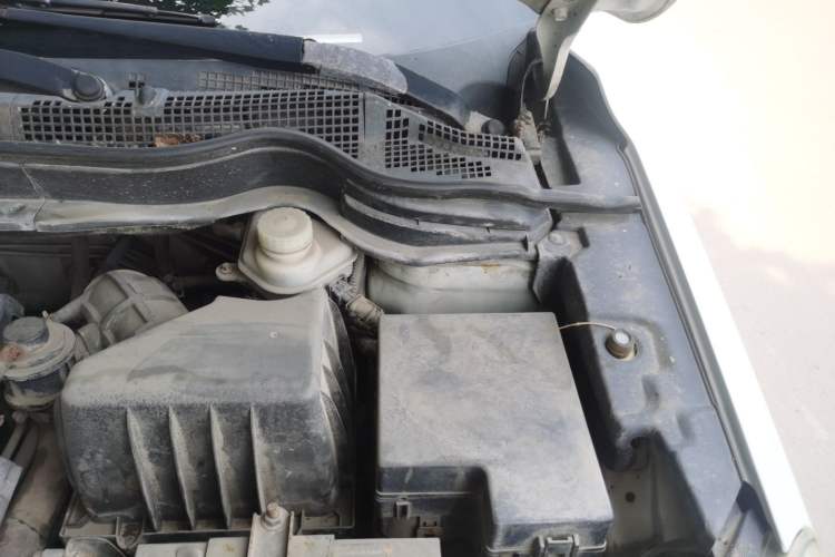 Used Haval H6 2012 1.5T Manual Two-Wheel Drive Prestige Version Engine Bay Left
