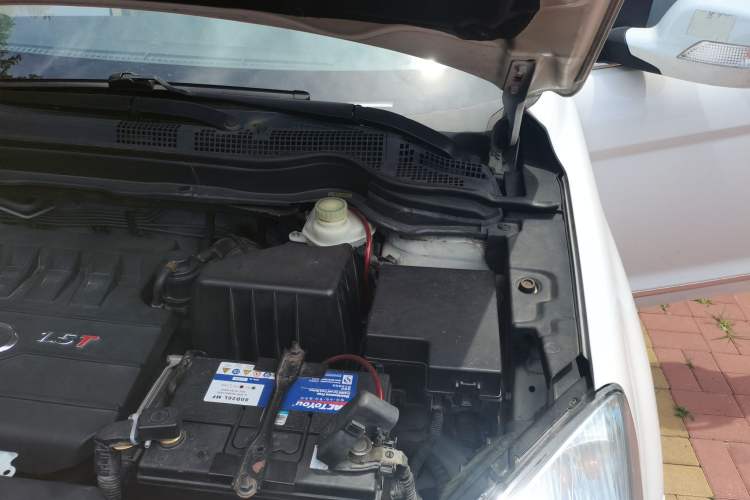 Used Haval H6 2012 1.5T Manual Two-Wheel Drive Elite Model Engine Bay Left