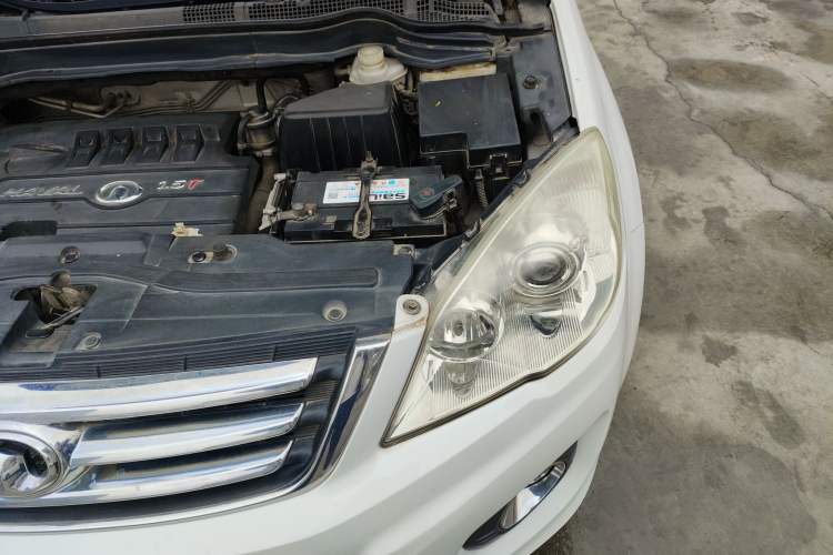 Used Haval H6 2012 1.5T Manual Two-Wheel Drive Elite Model Engine Bay Left