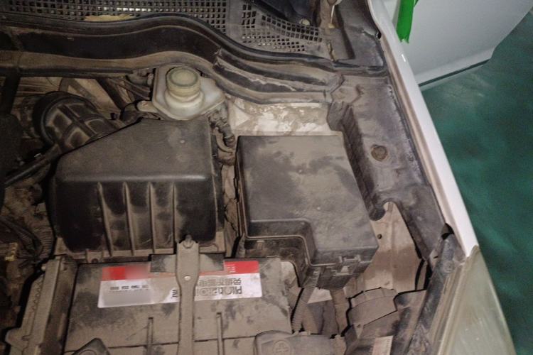Used Haval H6 2012 2.4L Automatic Two-Wheel Drive Elite Version Engine Bay Left