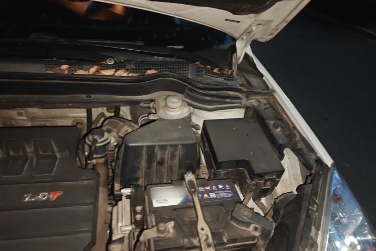 Used Haval H6 2012 1.5T Manual Two-Wheel Drive Elite Model Engine Bay Left