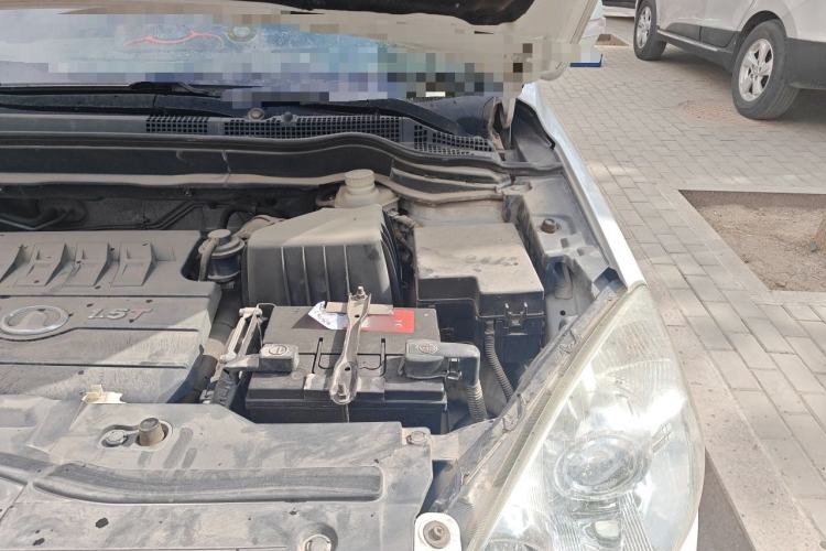 Used Haval H6 2012 1.5T Manual Two-Wheel Drive Prestige Version Engine Bay Left